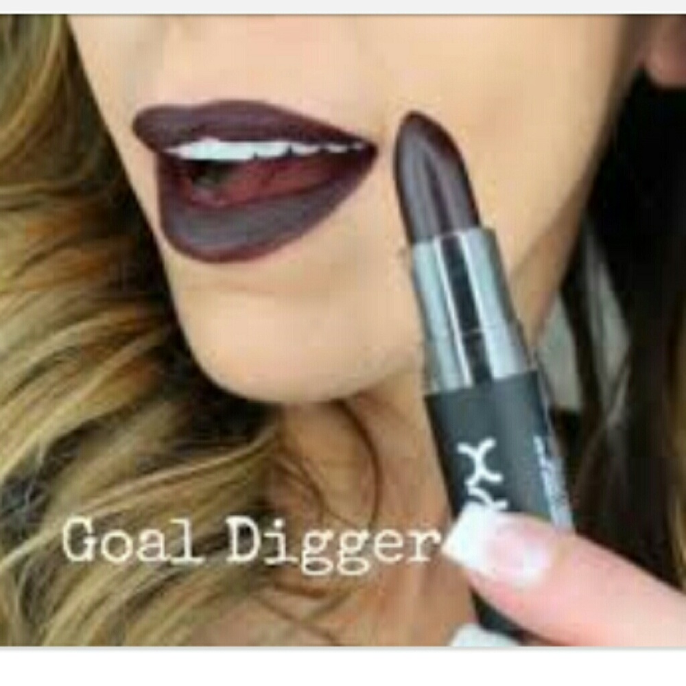 NYX MATTE LIPSTICK 💄